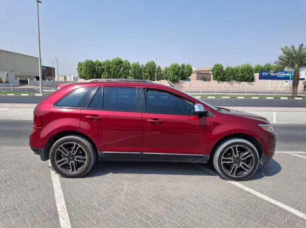 Car image 4