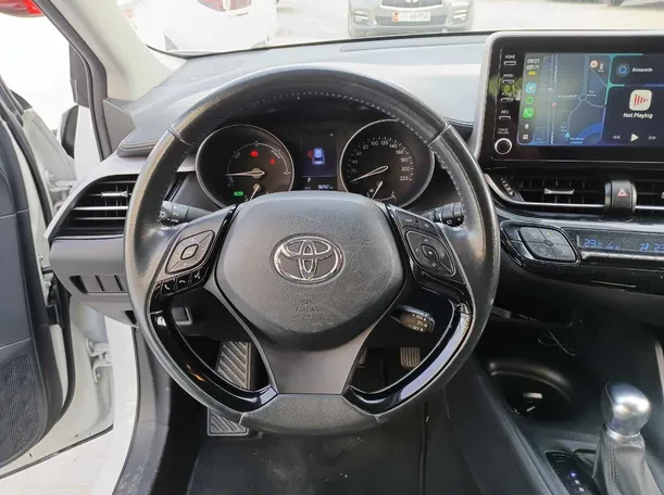 Car image 17
