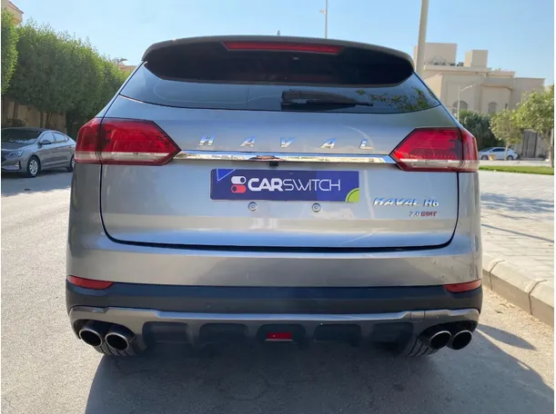 Car image 6