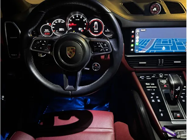 Car image 18