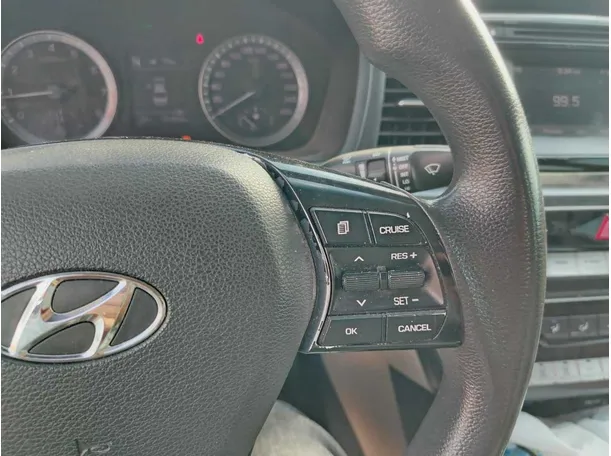 Car image 33