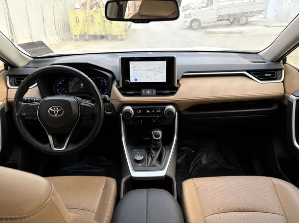 Car image 18