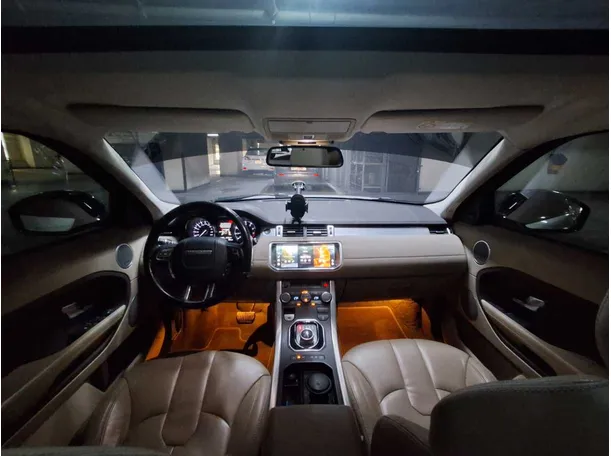 Car image 18
