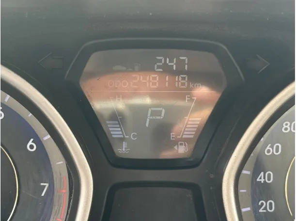 Car image 19