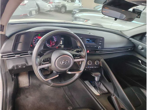 Car image 13