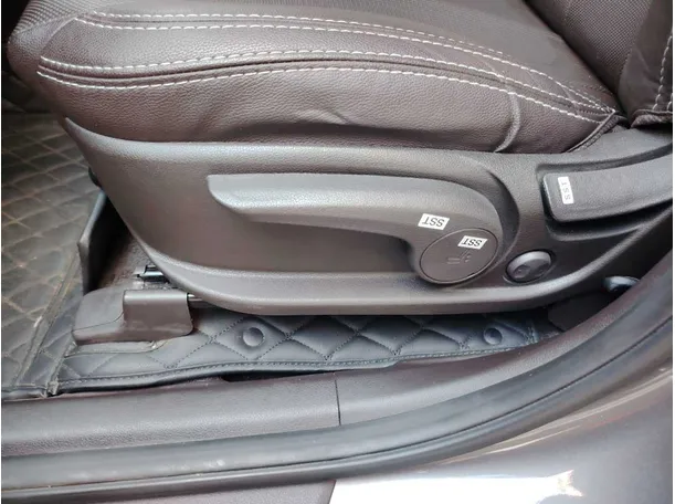 Car image 45