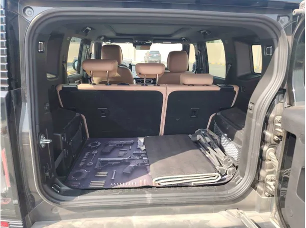 Car image 23