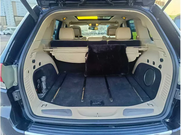 Car image 33