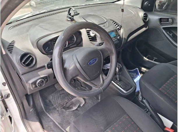Car image 10