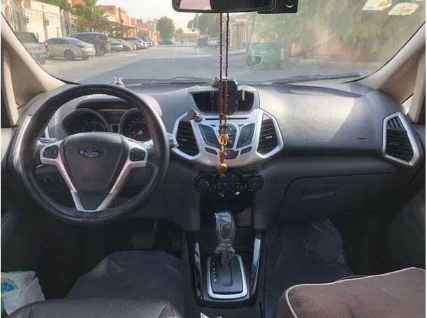 Car image 16