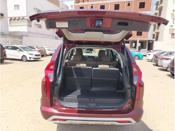 Car image 25
