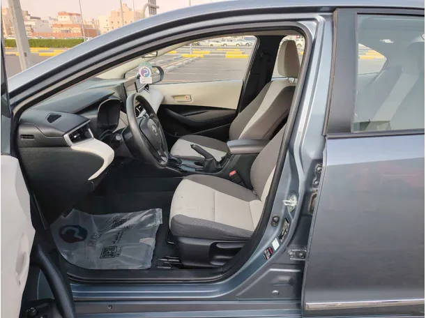 Car image 12