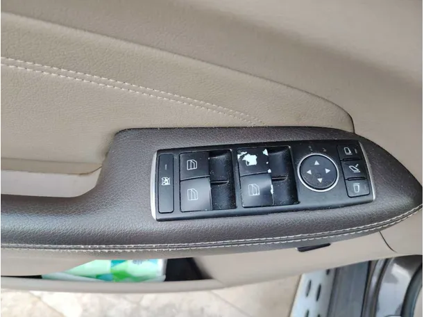 Car image 43