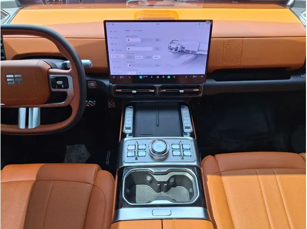 Car image 16