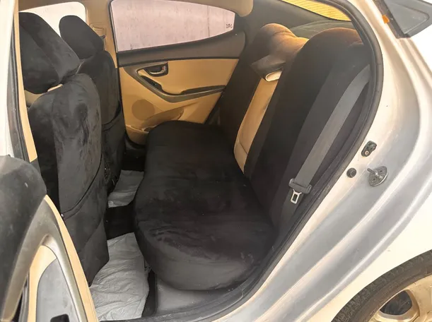 Car image 14