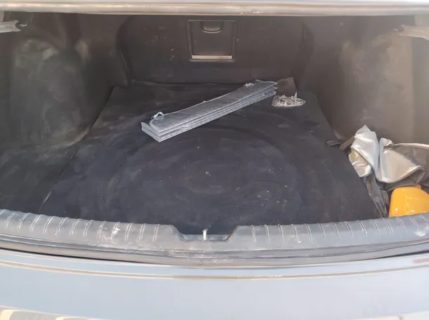 Car image 25
