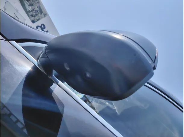 Car image 35