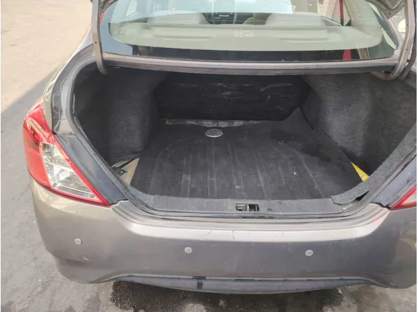 Car image 30