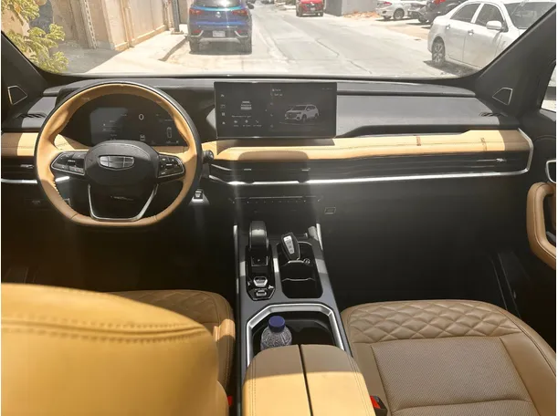 Car image 17