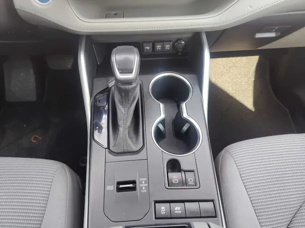 Car image 21
