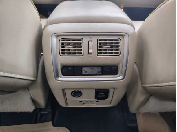 Car image 29