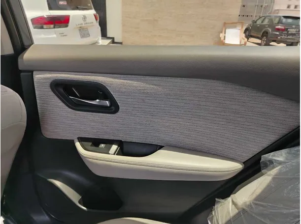 Car image 33