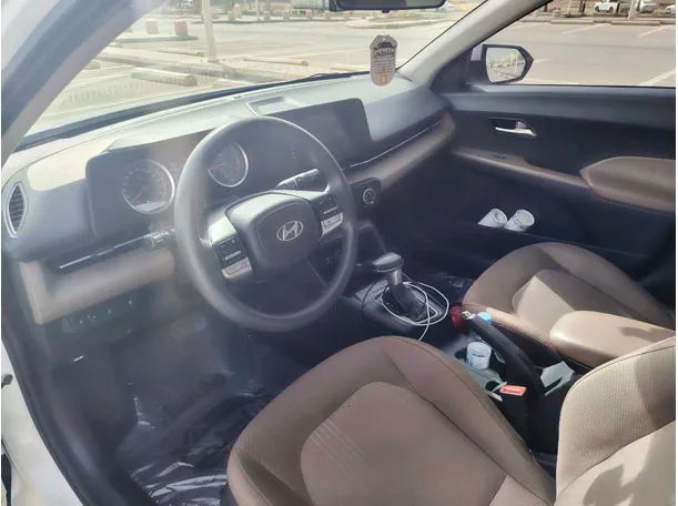 Car image 13