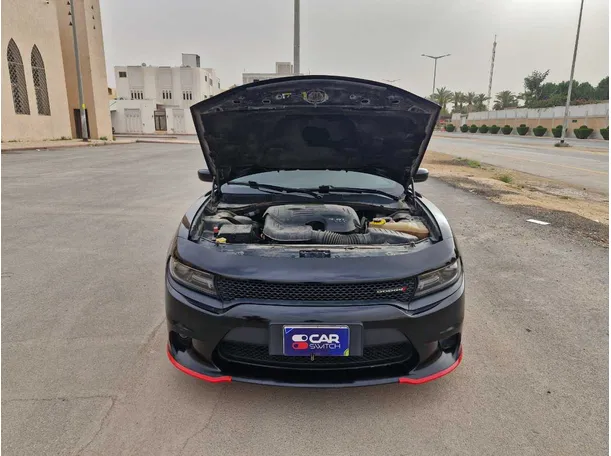 Car image 25