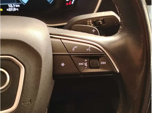 Car image 28