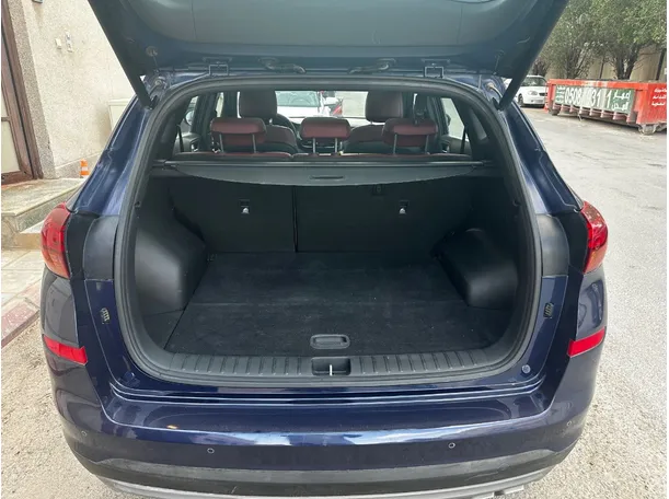 Car image 22