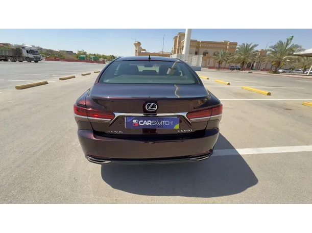 Car image 6