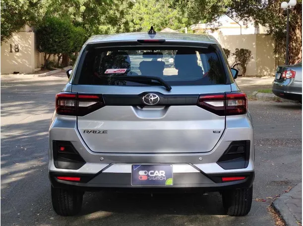 Car image 6