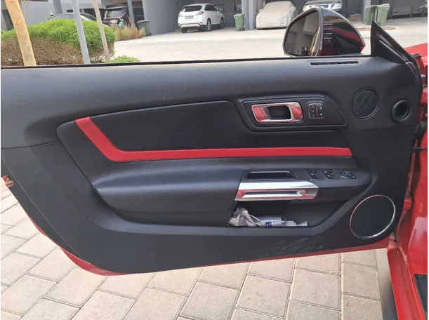 Car image 10