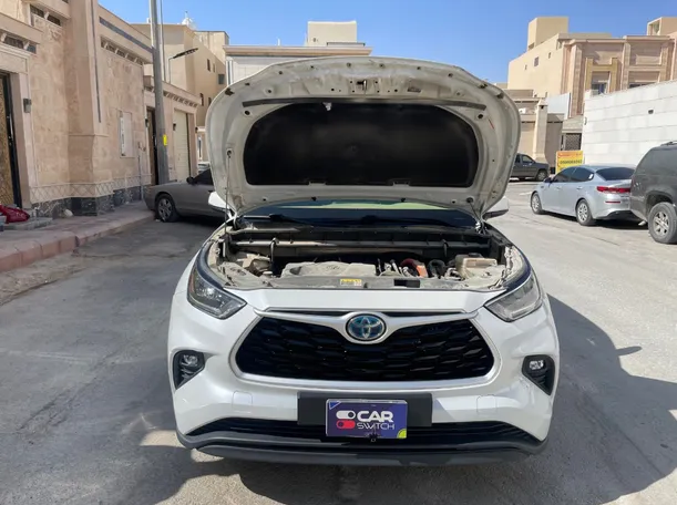 Car image 26