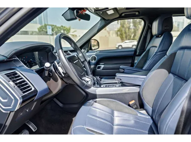 Car image 9