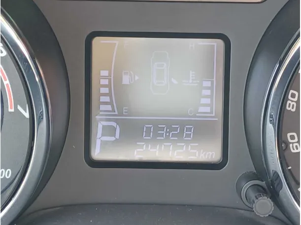 Car image 18