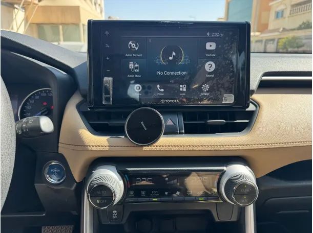 Car image 16