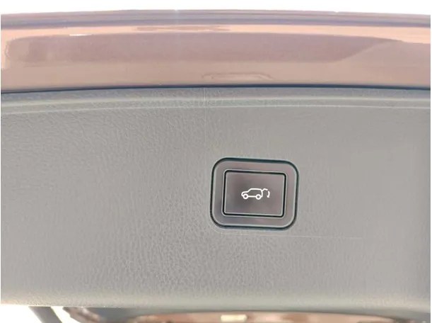 Car image 34