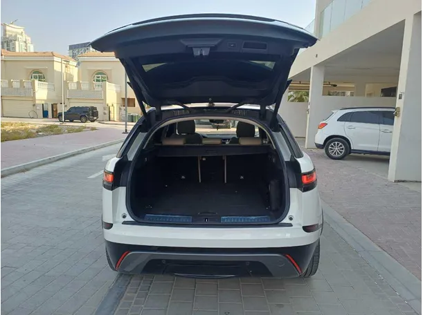 Car image 24