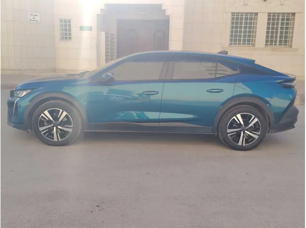 Car image 8