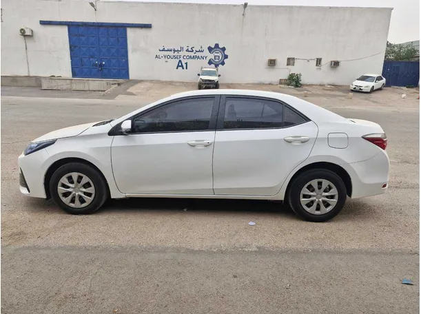 Car image 8