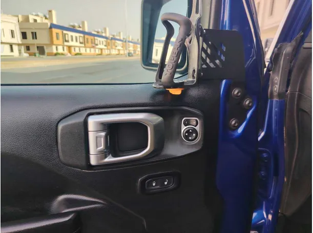 Car image 43