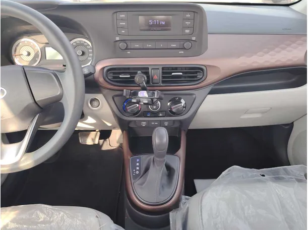 Car image 20