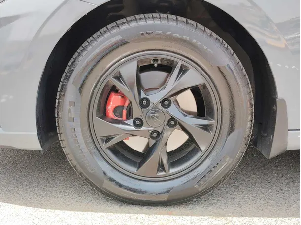 Car image 10