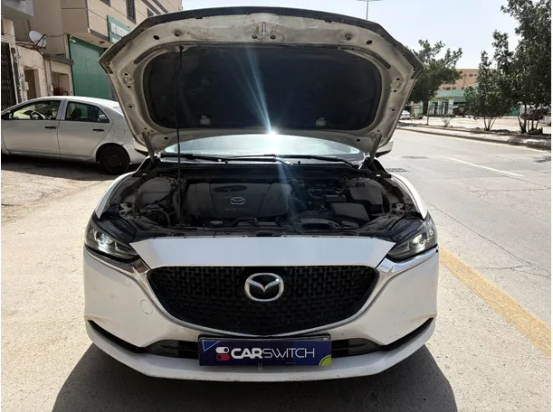 Car image 26