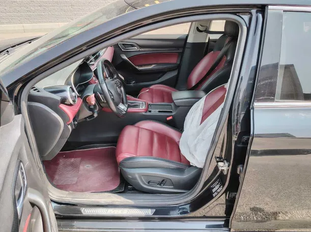 Car image 13