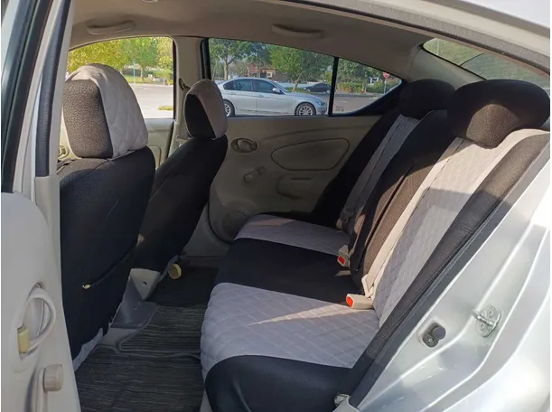 Car image 13