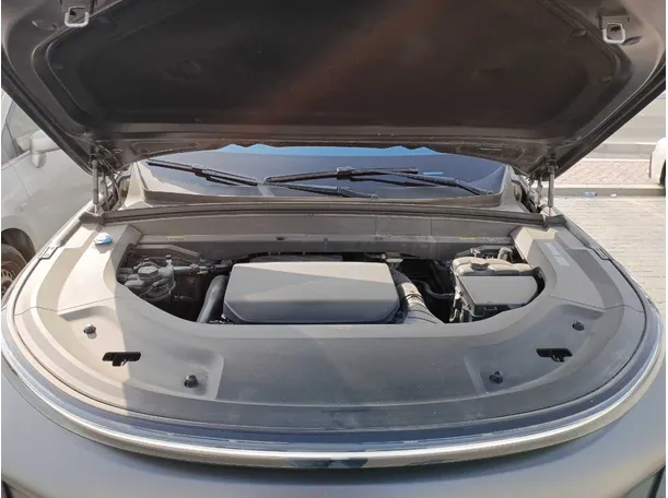 Car image 26
