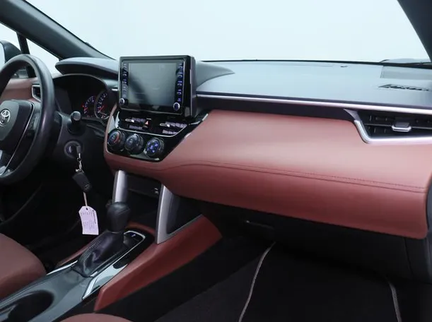 Car image 10