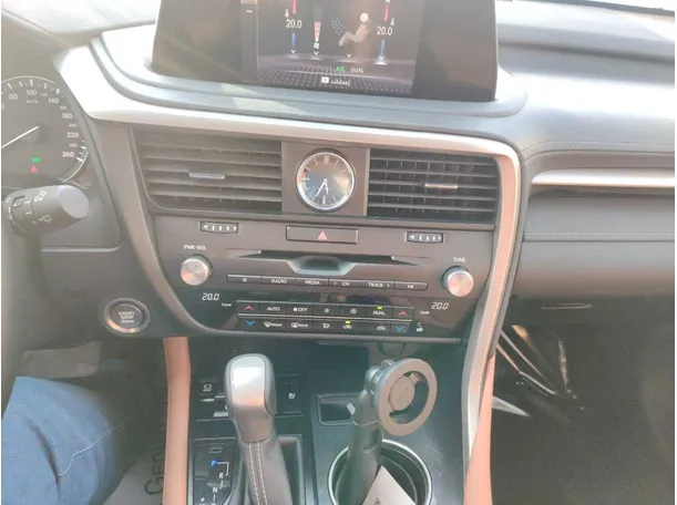 Car image 23